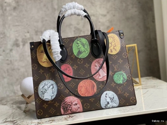 MM LOUIS ONTHEGO VUITTON 0713